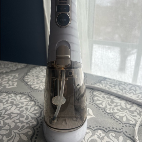 Conair Advanced Steam Technology Handheld Steamer - White and Gold - Picture 4 of 11
